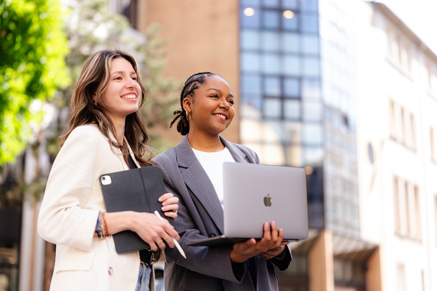 igensia-school-of-business-campus-vie-etudiante-vie-etudiante-financer-ses-etudes-2.jpg